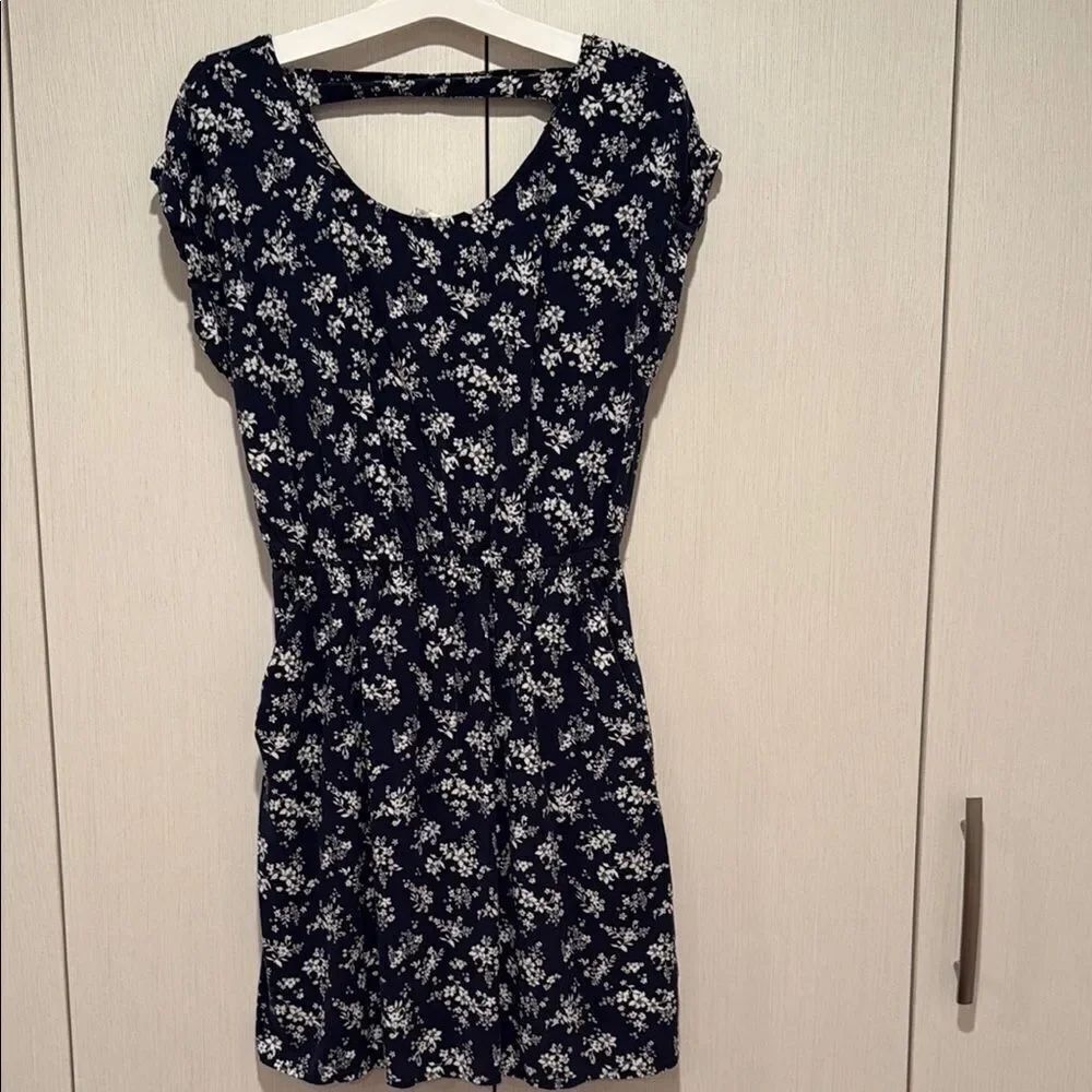 Hippie Rose Blue and White Flutter Sleeve Sheath Dress